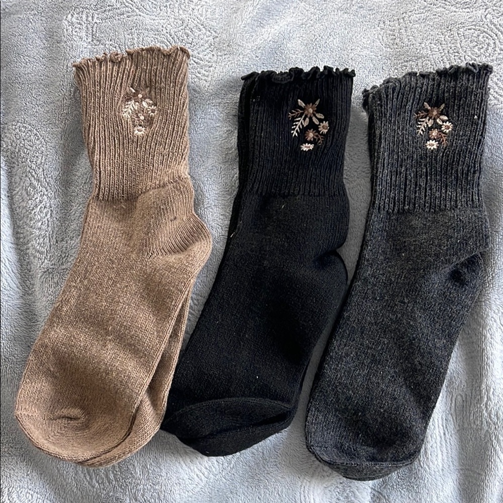 Black and Gray Casual Socks with Floral Design